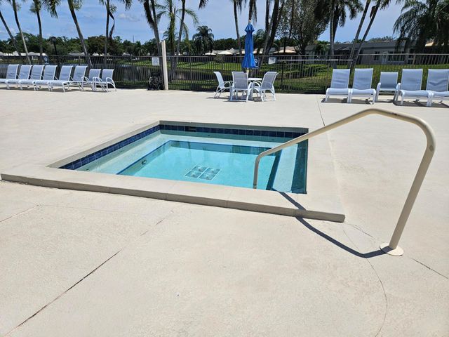 18999 Stewart Circle 8, Boca Raton, FL 33496