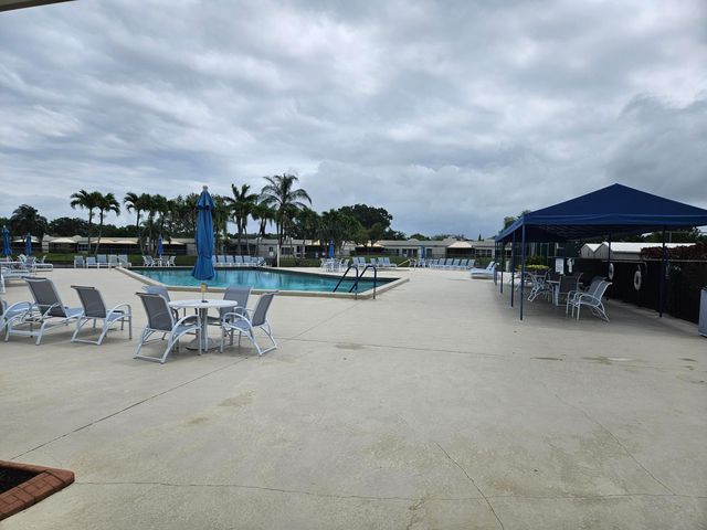 18999 Stewart Circle 8, Boca Raton, FL 33496