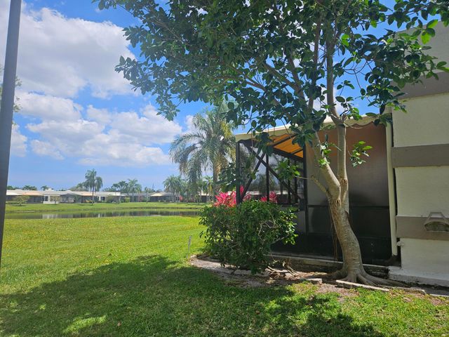 18999 Stewart Circle 8, Boca Raton, FL 33496