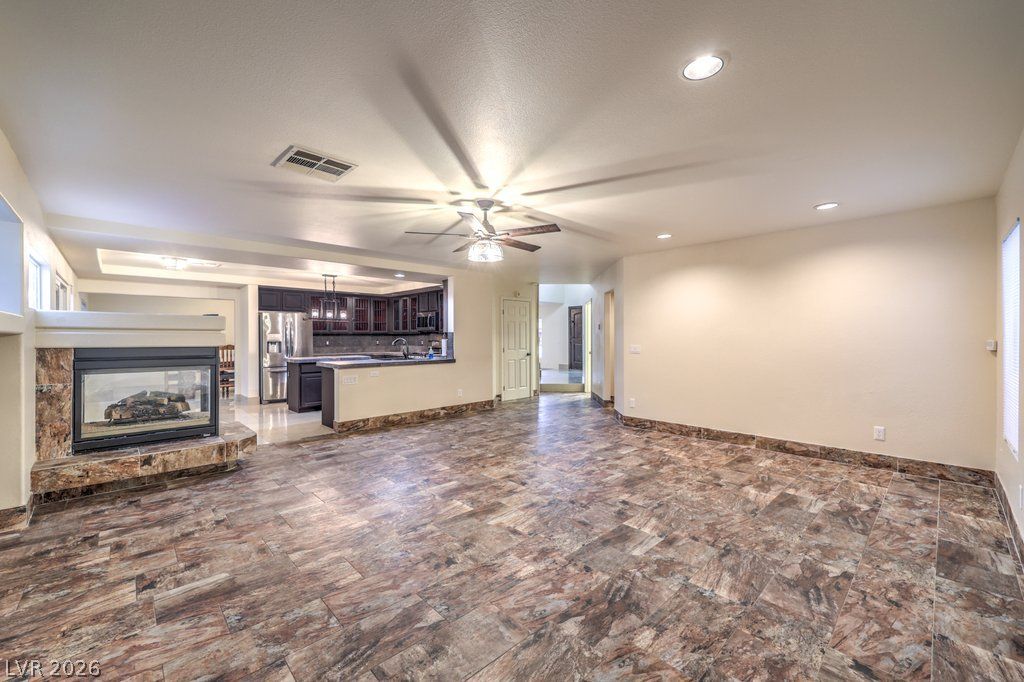 527 Leap Frog Avenue, Las Vegas, NV 89183 — photo 5