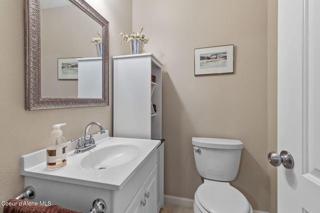 19652 N Silver Ln, Rathdrum, ID 83858