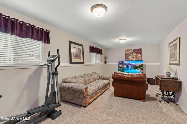 19652 N Silver Ln, Rathdrum, ID 83858