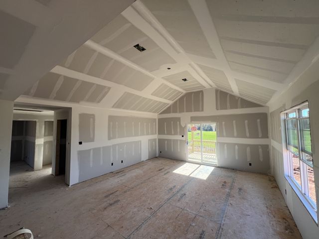 2 Hugh Hunter Road, Oak Grove, KY 42262