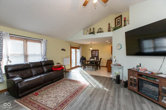 377 Savannah Drive, Greenwood, IN 46142