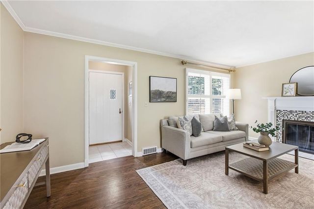 5401 Canterbury Road, Fairway, KS 66205