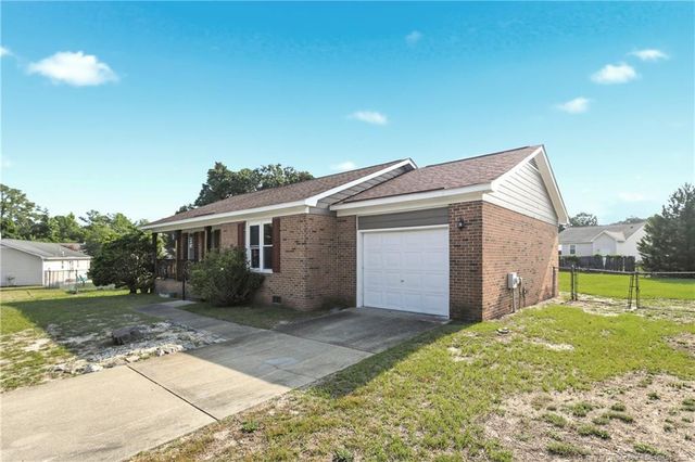 4579 Cripplecreek Court, Fayetteville, NC 28306