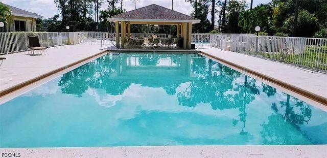 833 Mount Hood CT, Naples, FL 34104