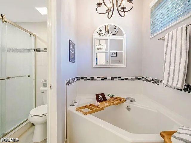 833 Mount Hood CT, Naples, FL 34104