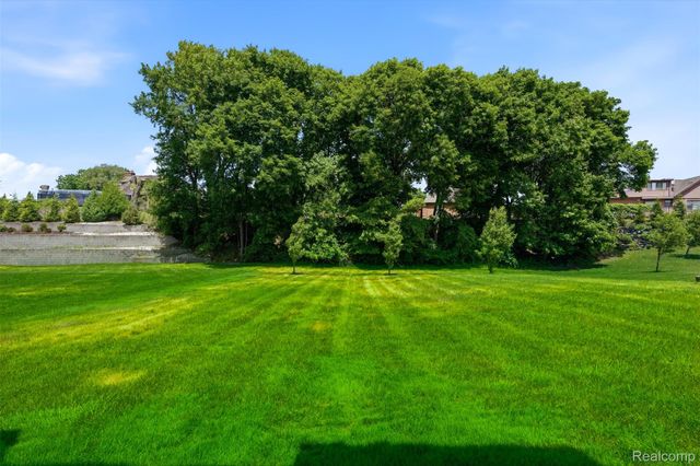 7419 Park Terrace Lane, Shelby Charter Township, MI 48317