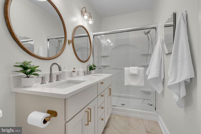 34 HARBOUR HEIGHTS DR, Annapolis, MD 21401