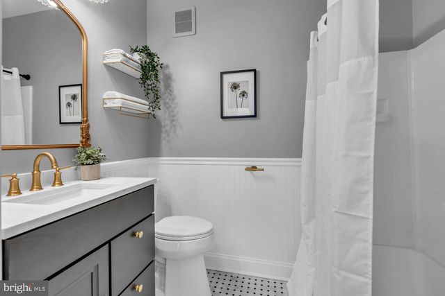 34 HARBOUR HEIGHTS DR, Annapolis, MD 21401