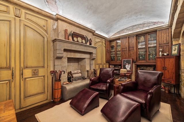 359 Beacon St 2, Boston, MA 02116