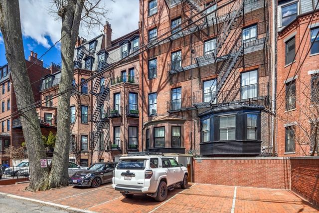 359 Beacon St 2, Boston, MA 02116