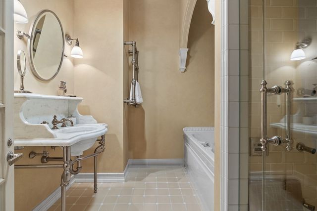 359 Beacon St 2, Boston, MA 02116