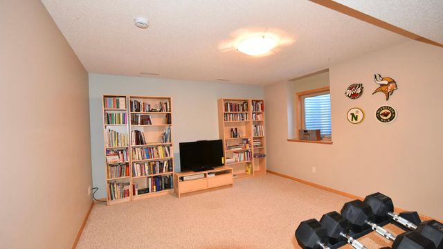 6075 Granite Drive NW, Rochester, MN 55901