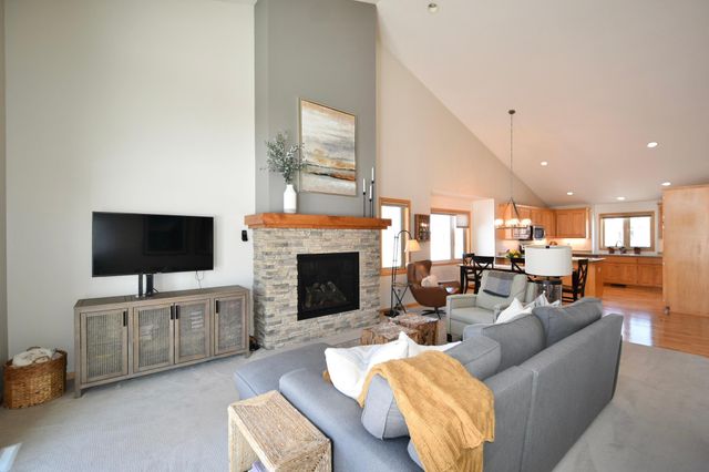 6075 Granite Drive NW, Rochester, MN 55901