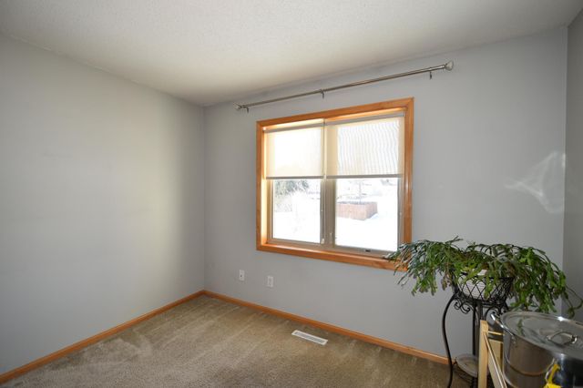 6075 Granite Drive NW, Rochester, MN 55901