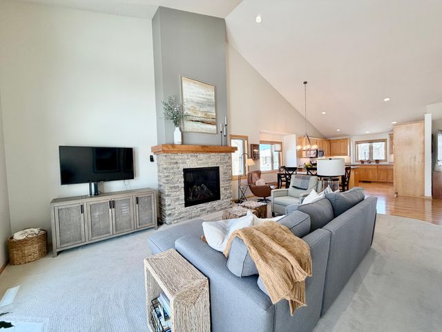 6075 Granite Drive NW, Rochester, MN 55901