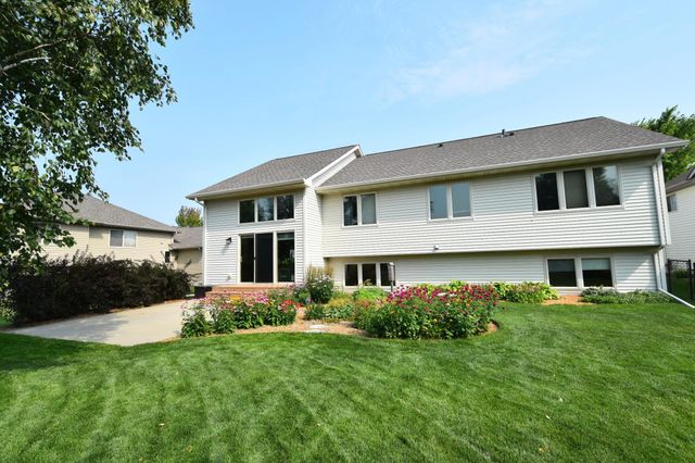 6075 Granite Drive NW, Rochester, MN 55901