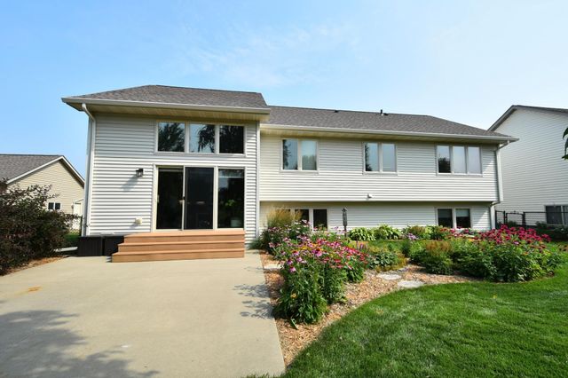 6075 Granite Drive NW, Rochester, MN 55901