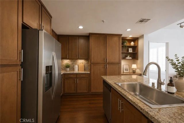21301 Erwin Street 305, Woodland Hills, CA 91367