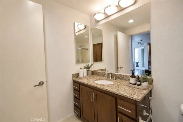 21301 Erwin Street 305, Woodland Hills, CA 91367