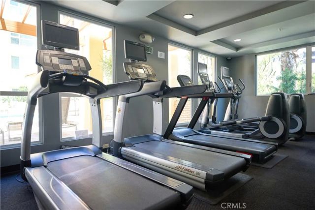 21301 Erwin Street 305, Woodland Hills, CA 91367