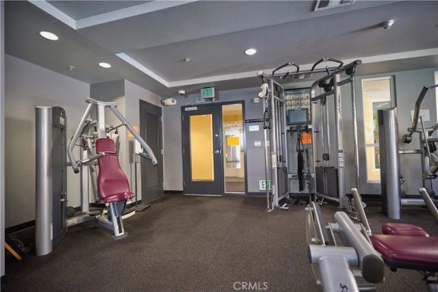 21301 Erwin Street 305, Woodland Hills, CA 91367