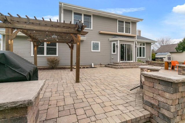 N61W14539 Brookside DRIVE, Menomonee Falls, WI 53051