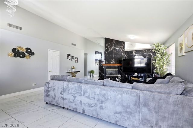 7535 Meadowoak Lane, Las Vegas, NV 89147