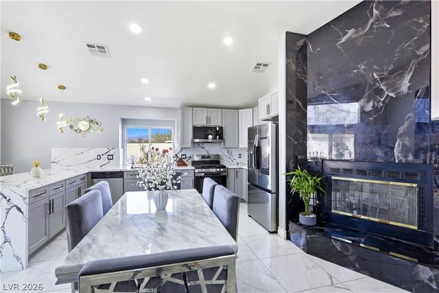 7535 Meadowoak Lane, Las Vegas, NV 89147