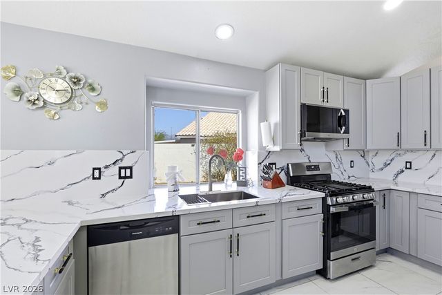7535 Meadowoak Lane, Las Vegas, NV 89147