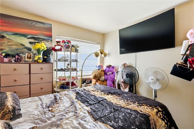 7535 Meadowoak Lane, Las Vegas, NV 89147