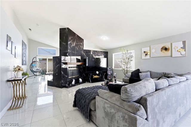 7535 Meadowoak Lane, Las Vegas, NV 89147