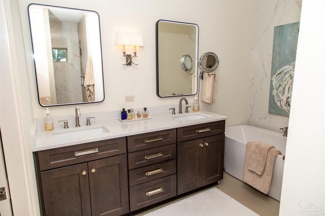 922 E Blount St, Pensacola, FL 32503