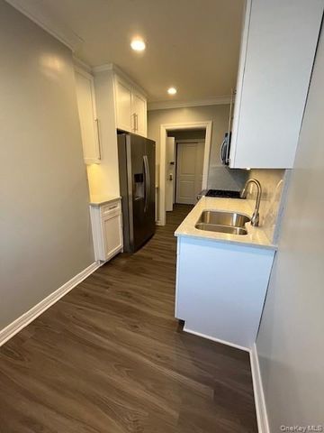 257 Cedarhurst Avenue A10, Cedarhurst, NY 11516