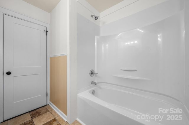 831 21st Street Drive SE, Hickory, NC 28602