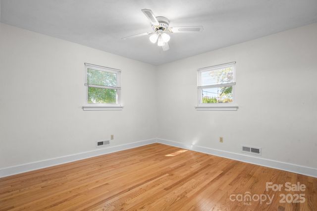 831 21st Street Drive SE, Hickory, NC 28602