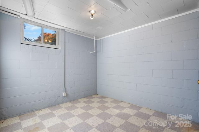 831 21st Street Drive SE, Hickory, NC 28602