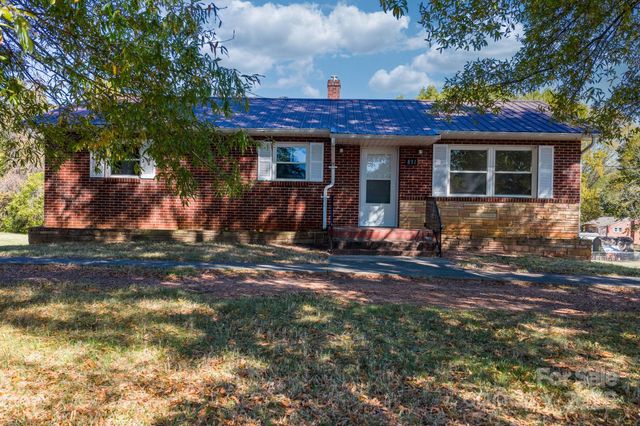 831 21st Street Drive SE, Hickory, NC 28602