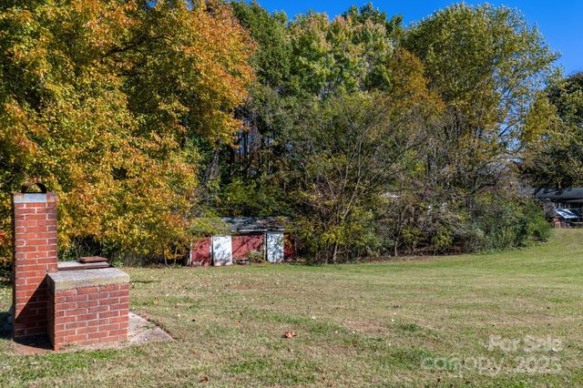 831 21st Street Drive SE, Hickory, NC 28602