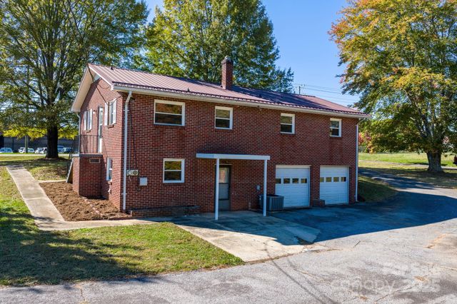 831 21st Street Drive SE, Hickory, NC 28602