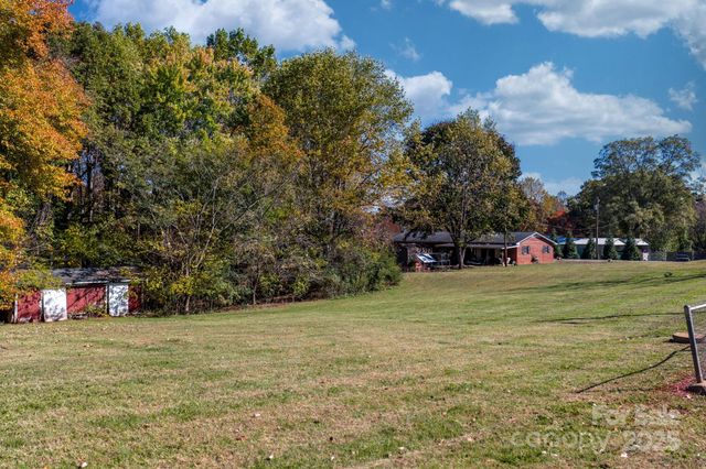 831 21st Street Drive SE, Hickory, NC 28602