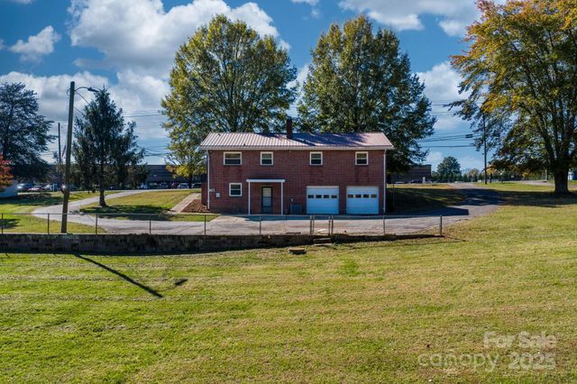 831 21st Street Drive SE, Hickory, NC 28602