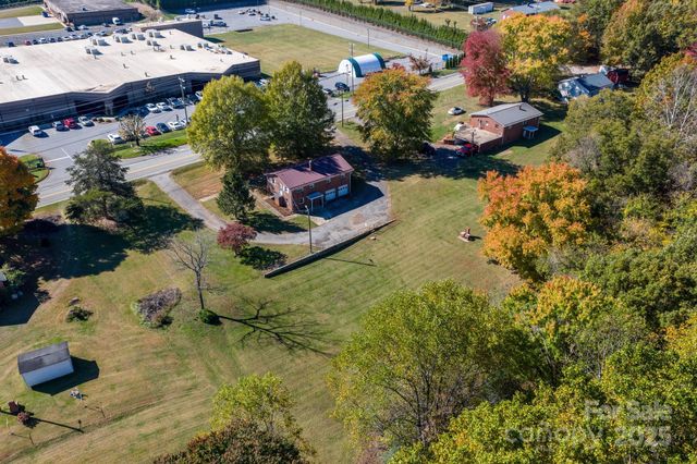 831 21st Street Drive SE, Hickory, NC 28602