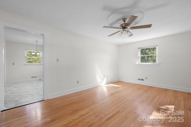 831 21st Street Drive SE, Hickory, NC 28602