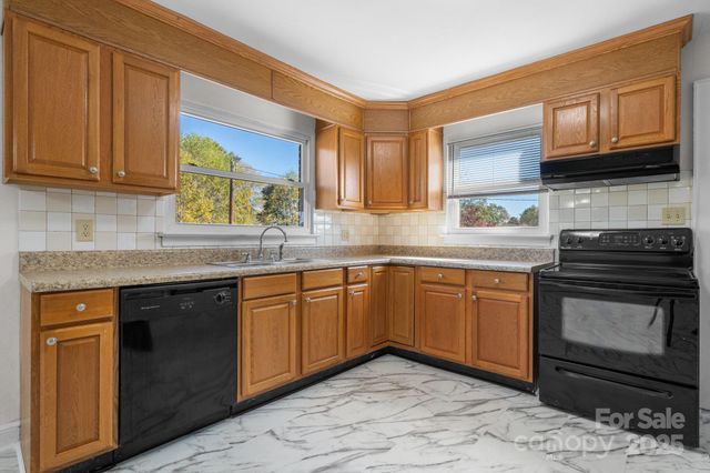 831 21st Street Drive SE, Hickory, NC 28602