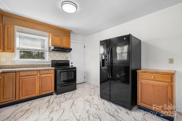 831 21st Street Drive SE, Hickory, NC 28602