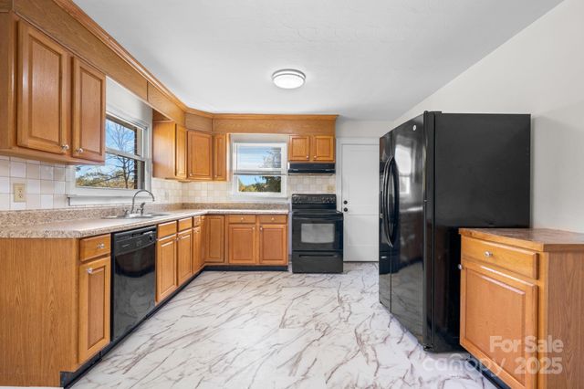 831 21st Street Drive SE, Hickory, NC 28602