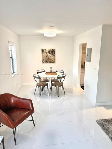 240 Collins Ave 4G, Miami Beach, FL 33139